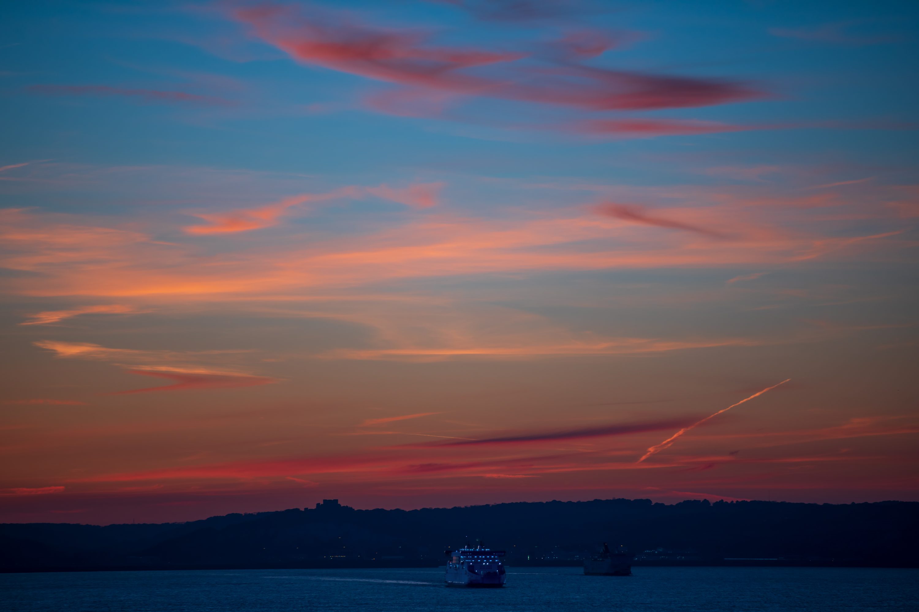 arijit-sarkar-england-shore-sunrise-with-red-cloud